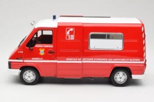 Renault Master T30 VSAB Palokunnan Punainen Otto 1:18 OT1107 Hartsi — kuva 3 / 6
