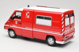 Renault Master T30 VSAB Palokunnan Punainen Otto 1:18 OT1107 Hartsi — kuva 5 / 6