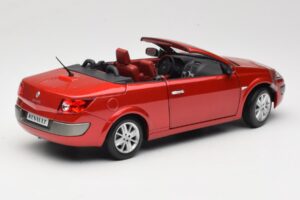 Renault Megane Mk1 CC Punainen Solido 1:18 8152 Metalli — kuva 3 / 8