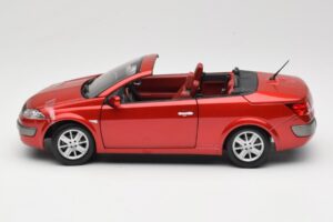 Renault Megane Mk1 CC Punainen Solido 1:18 8152 Metalli — kuva 4 / 8