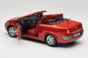 Renault Megane Mk1 CC Punainen Solido 1:18 8152 Metalli — kuva 5 / 8