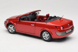 Renault Megane Mk1 CC Punainen Solido 1:18 8152 Metalli — kuva 7 / 8