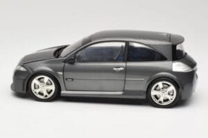 Renault Megane Mk2 RS Vampire Grey Norev 1:18 185101 Metalli — kuva 4 / 8