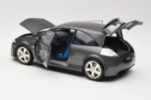 Renault Megane Mk2 RS Vampire Grey Norev 1:18 185101 Metalli — kuva 5 / 8