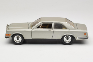 Rolls-Royce Camargue Hopea Diamond Edition Bburago 1:18 3001-M3 Metalli — kuva 4 / 8