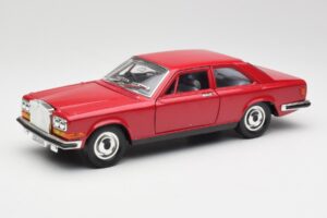 Rolls-Royce Camargue Punainen Bburago 1:22 3001 Metalli
