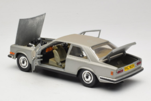 Rolls-Royce Camargue Hopea Bburago 1:18 3001-M2 Metalli — kuva 5 / 8