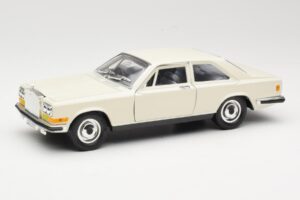 Rolls-Royce Camargue Valkoinen Bburago 1:22 3001-M1 Metalli