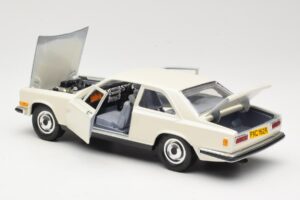 Rolls-Royce Camargue Valkoinen Bburago 1:22 3001-M1 Metalli — kuva 5 / 8