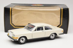 Rolls-Royce Camargue Valkoinen Bburago 1:22 3001-M1 Metalli — kuva 8 / 8