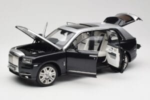 Rolls-Royce Cullinan Musta & Hopea OEM 1:18 ROLLS001 Metalli — kuva 2 / 8