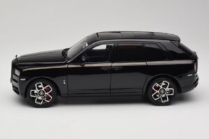 Rolls-Royce Cullinan Musta Gold Coachline & Shadow Wheels OEM 1:18 028-15A Metalli — kuva 4 / 8