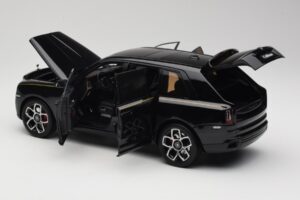Rolls-Royce Cullinan Musta Gold Coachline & Shadow Wheels OEM 1:18 028-15A Metalli — kuva 5 / 8