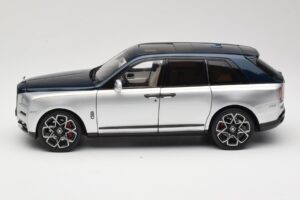 Rolls-Royce Cullinan Sininen & Hopea Kaksivärinen OEM 1:18 028-16B Metalli — kuva 4 / 8