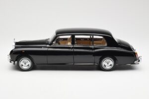 Rolls-Royce Phantom VI EWB Musta Kyosho 1:18 08905BK Metalli — kuva 4 / 8