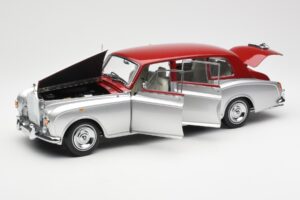 Rolls-Royce Phantom VI Hopea Punainen Kyosho 1:18 08905SR Metalli — kuva 2 / 8