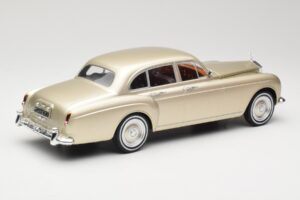 Rolls-Royce Silver Cloud III Flying Spur H.J. Mulliner Kulta MCG 1:18 MCG18058 Metalli — kuva 2 / 6