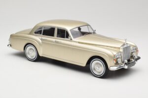 Rolls-Royce Silver Cloud III Flying Spur H.J. Mulliner Kulta MCG 1:18 MCG18058 Metalli — kuva 4 / 6