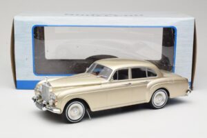 Rolls-Royce Silver Cloud III Flying Spur H.J. Mulliner Kulta MCG 1:18 MCG18058 Metalli — kuva 6 / 6