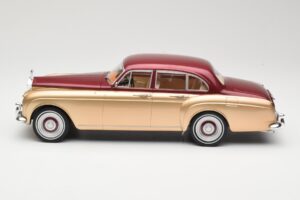 Rolls-Royce Silver Cloud III Flying Spur H.J. Mulliner Punainen & Kulta MCG 1:18 MCG18132 Metalli — kuva 3 / 6