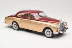 Rolls-Royce Silver Cloud III Flying Spur H.J. Mulliner Punainen & Kulta MCG 1:18 MCG18132 Metalli — kuva 4 / 6
