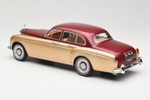 Rolls-Royce Silver Cloud III Flying Spur H.J. Mulliner Punainen & Kulta MCG 1:18 MCG18132 Metalli — kuva 5 / 6