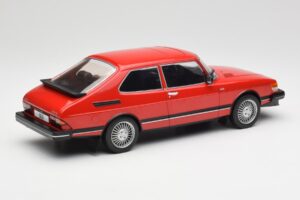 Saab 900 GL Punainen MCG 1:18 MCG18340 Metalli — kuva 3 / 6