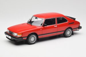 Saab 900 GL Punainen MCG 1:18 MCG18340 Metalli