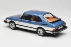 Saab 900 Turbo Blue Metallic MCG 1:18 MCG18261MCW Metalli — kuva 5 / 6