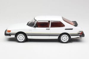 Saab 900 Turbo Valkoinen MCG 1:18 MCG18339 Metalli — kuva 3 / 6