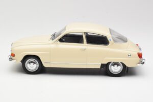 Saab 96 V4 Beige MCG 1:18 MCG18059 Metalli — kuva 3 / 6