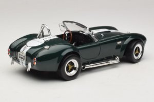 Shelby Cobra 427 S/C Tummanvihreä Valkoiset Raidat Road Signature 1:18 92058-P1 Metalli — kuva 3 / 8