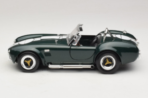 Shelby Cobra 427 S/C Tummanvihreä Valkoiset Raidat Road Signature 1:18 92058-P1 Metalli — kuva 4 / 8