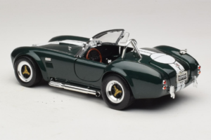Shelby Cobra 427 S/C Tummanvihreä Valkoiset Raidat Road Signature 1:18 92058-P1 Metalli — kuva 7 / 8