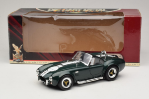Shelby Cobra 427 S/C Tummanvihreä Valkoiset Raidat Road Signature 1:18 92058-P1 Metalli — kuva 8 / 8