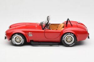 Shelby Cobra 427 S/C Punainen Kyosho 1:18 08047R Metalli — kuva 4 / 8