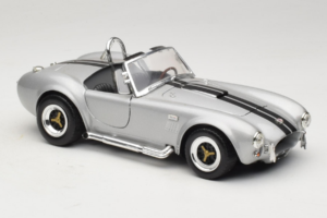 Shelby Cobra 427S/C Hopea Mustilla Raidoilla Road Signature 1:18 92058 Metalli — kuva 6 / 8