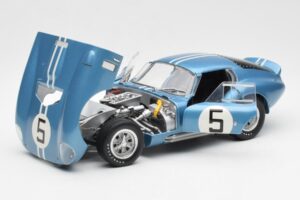 Shelby Cobra Daytona Coupe #5 D. Gurney / B. Bondurant 24 Hours of Le Mans 1964 Exoto 1:18 135190555498 Metalli — kuva 2 / 8