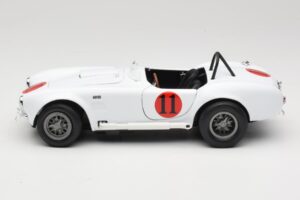 Shelby Cobra 427 S/C Valkoinen Auto World 1:18 AWSS104 Metalli — kuva 4 / 8
