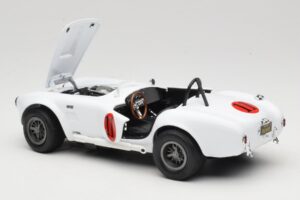 Shelby Cobra 427 S/C Valkoinen Auto World 1:18 AWSS104 Metalli — kuva 5 / 8