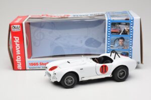 Shelby Cobra 427 S/C Valkoinen Auto World 1:18 AWSS104 Metalli — kuva 8 / 8