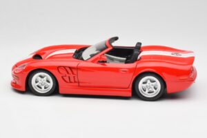 Shelby Series 1 Avoauto Punainen Bburago 1:18 3353 Metalli — kuva 4 / 8