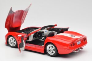 Shelby Series 1 Avoauto Punainen Bburago 1:18 3353 Metalli — kuva 5 / 8