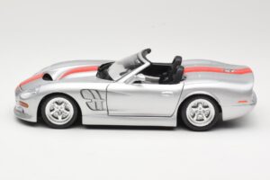 Shelby Series 1 Hopea Bburago 1:18 3323 Metalli — kuva 4 / 8
