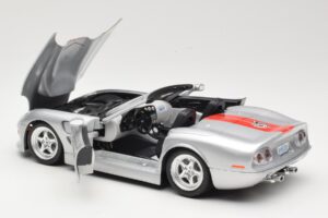Shelby Series 1 Hopea Bburago 1:18 3323 Metalli — kuva 5 / 8