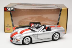 Shelby Series 1 Hopea Bburago 1:18 3323 Metalli — kuva 8 / 8