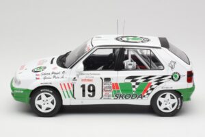 Skoda Felicia Kit Car #19 P. Sibera / P. Gross Tour de Corse 1995 IXO 1:18 18RMC149B Metalli — kuva 3 / 6
