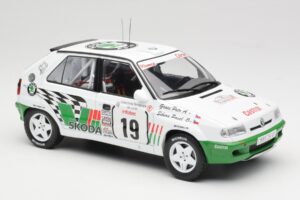 Skoda Felicia Kit Car #19 P. Sibera / P. Gross Tour de Corse 1995 IXO 1:18 18RMC149B Metalli — kuva 4 / 6