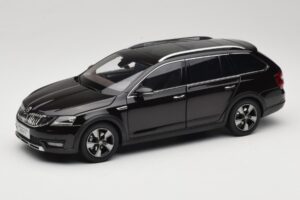 Skoda Octavia Mk4 Combi Ruskea Paudi Model 1:18 ZMR000005BRA Metalli