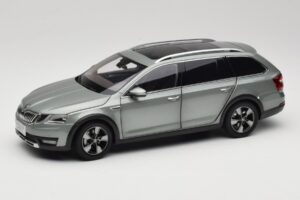 Skoda Octavia Mk4 Combi Vihreä Paudi Model 1:18 ZMR000005GRU Metalli